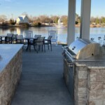 Outdoor dining and barbecue at the crab shack